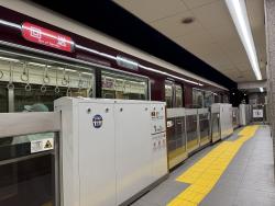 877907 B